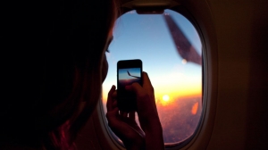 What Are the Benefits of Airplane Window View HD?